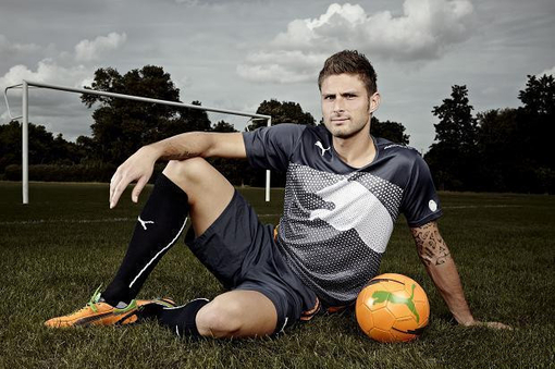 克罗斯评选历史最佳阵容：诺伊尔门将，马塞洛、拉姆...（克罗斯公布史上最佳11人：门将诺伊尔，后防马塞洛、拉姆…）