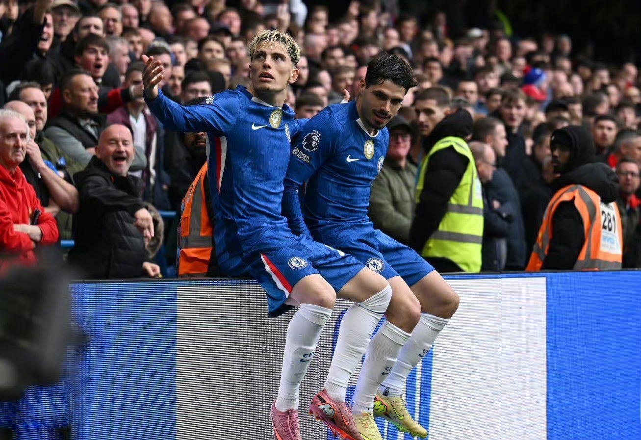 足球中超高层会议召开，讨论联赛未来（中超高层召开会议，研议联赛未来走向）