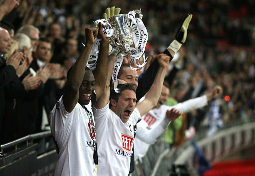 吉拉西无缘2025非洲足球先生奖，他的哥哥在社媒表达不满（吉拉西落选2025非洲足球先生，哥哥在社媒发声不满）