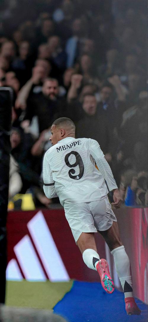 记者：朗斯将签下莱比锡中场海达拉，转会费200万欧+浮动（报道：朗斯将以200万欧元加浮动条款签下莱比锡中场海达拉）