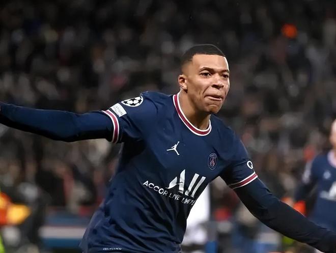 足球周刊：重返国足是刘若钒的愿望，殷切期待完成A级赛首秀（足球周刊：刘若钒盼回归国足，期待迎来A级赛首秀）