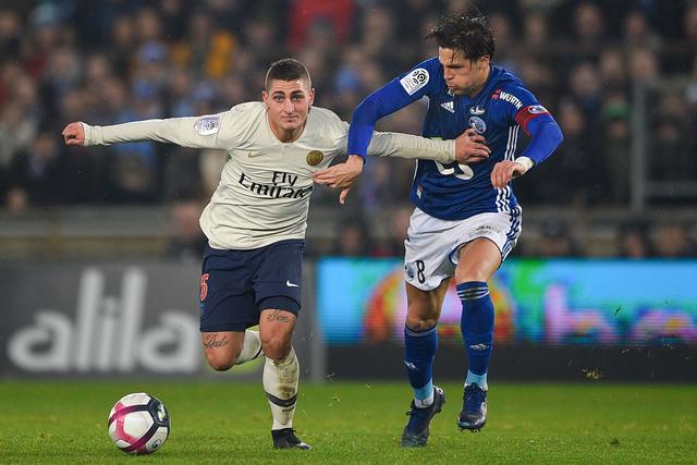 足球职业化的全球趋势（全球足球职业化潮流）