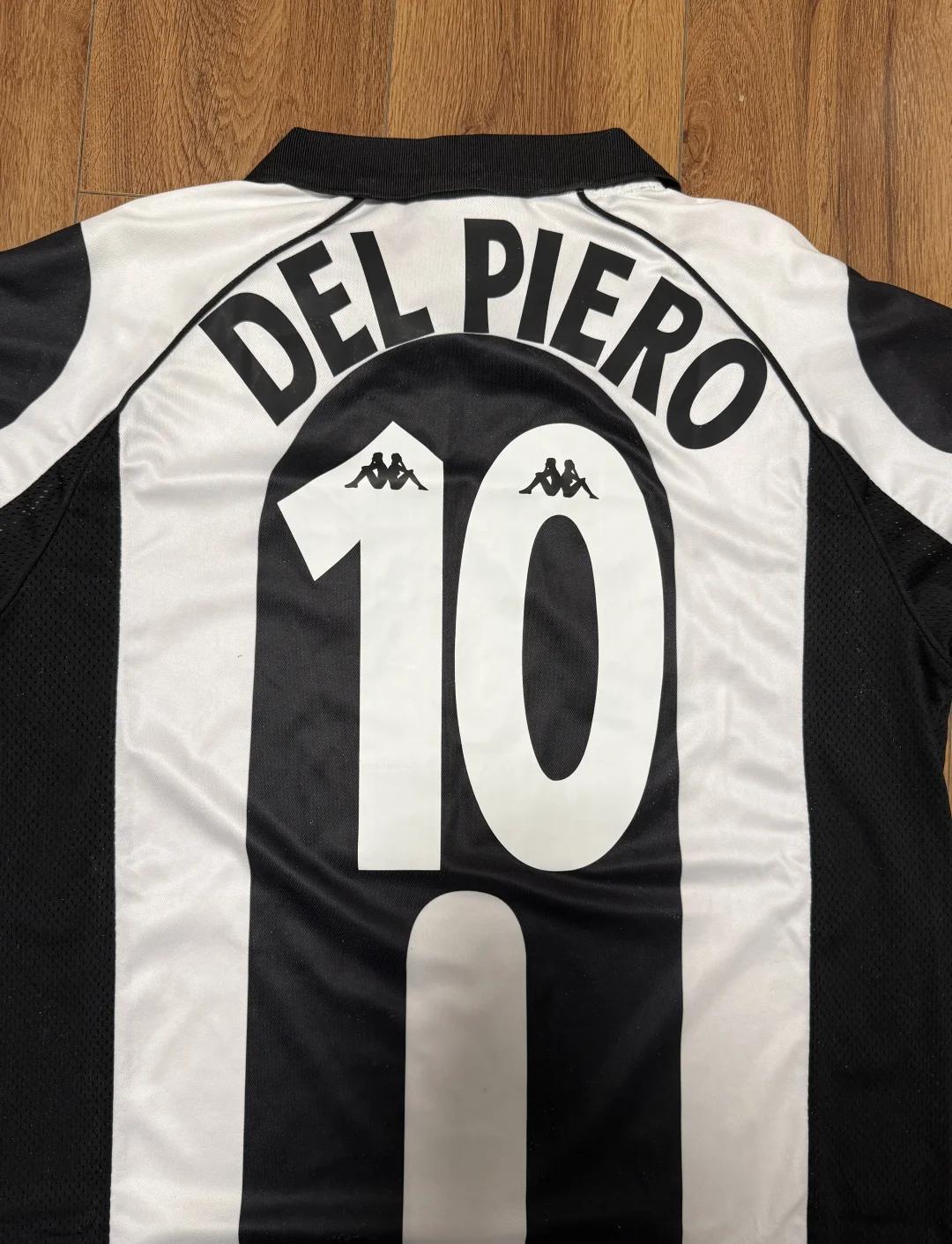 已成惯例，阿根廷足协主席赛前晒与梅西、德保罗合照