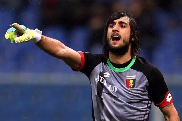 楚阿梅尼：我更喜欢踢6号位；阿隆索经常就后腰位置指导我（楚阿梅尼：更偏爱踢6号位，阿隆索常就后腰职责指点我）