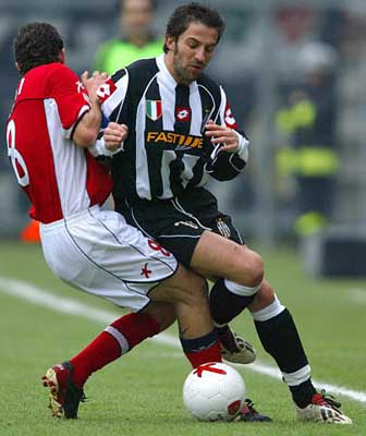 女足协杯战报：尼永库鲁绝杀，长春2-1淘汰上海晋级决赛（女足协杯：尼永库鲁读秒制胜，长春2-1淘汰上海挺进决赛）