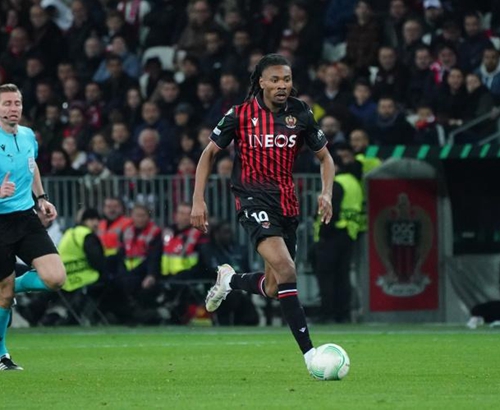 巴萨旧将：我的两座欧冠总被开玩笑；亚马尔达不到梅西的高度（前巴萨球员：两夺欧冠却常被调侃，亚马尔难以企及梅西）