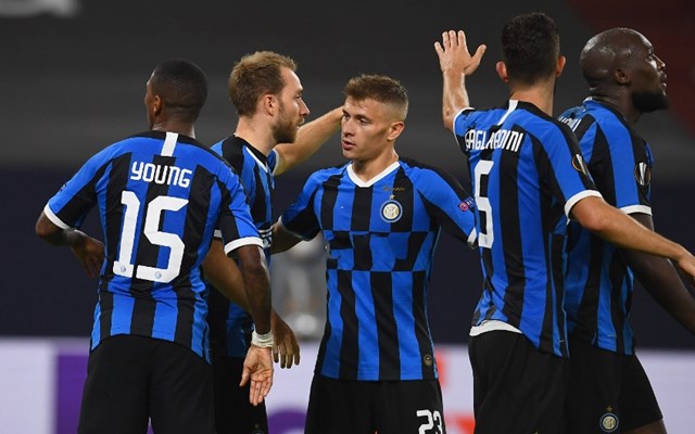 内格雷拉案件再掀风波：拉波尔塔作证后沉默离场，梅西话题意外抢镜（内格雷拉案再起波澜：拉波尔塔出庭作证后默然离场，梅西话题意外抢镜）