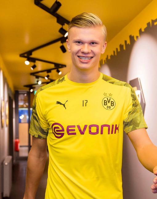 新一轮的欧冠势力版图更新：本轮阿森纳击败拜仁慕尼...（欧冠格局再洗牌：阿森纳本轮击败拜仁慕尼黑）