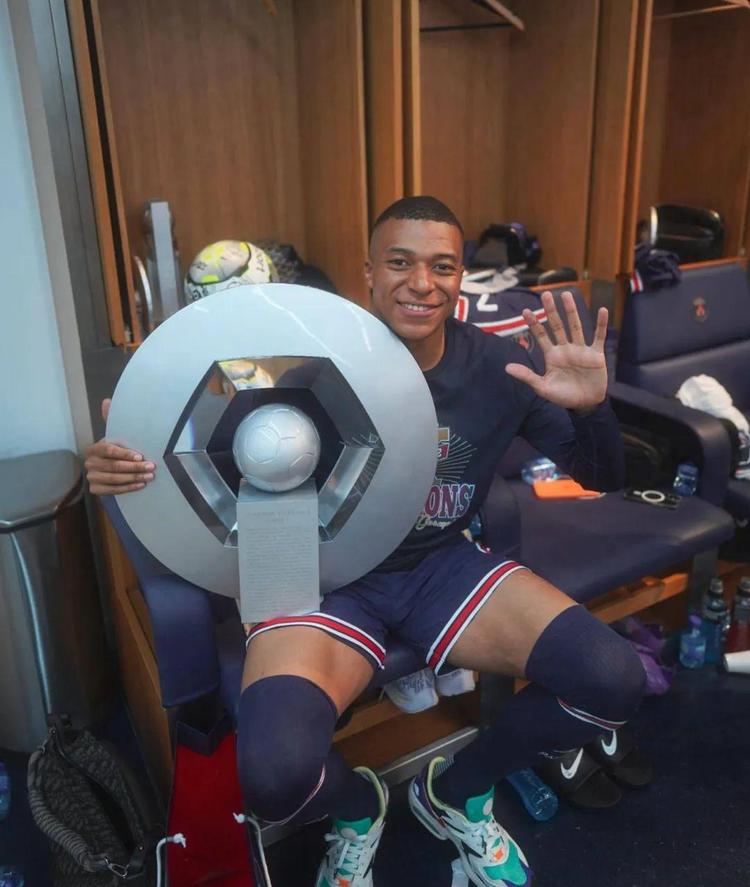 手感颇佳！乔治半场8中6轻取14分2抢断