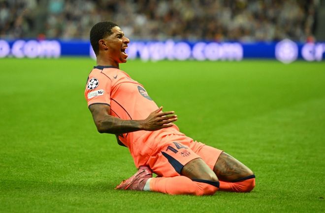 这脚爆射有火箭推进器吧？（这一脚劲射是装了喷气引擎吗？）