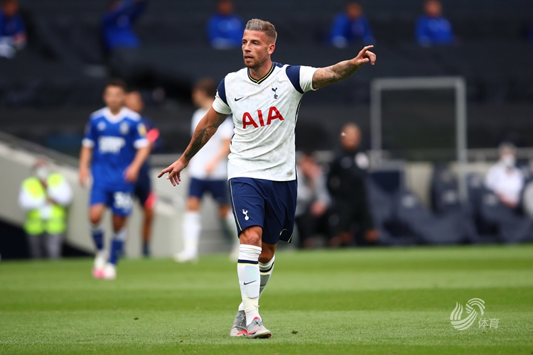 队报：雷恩17岁高中锋梅特潜力高，他选39号只因好友特尔（队报：雷恩17岁锋线新星梅特被看好，之所以穿39号只是因为好友特尔）