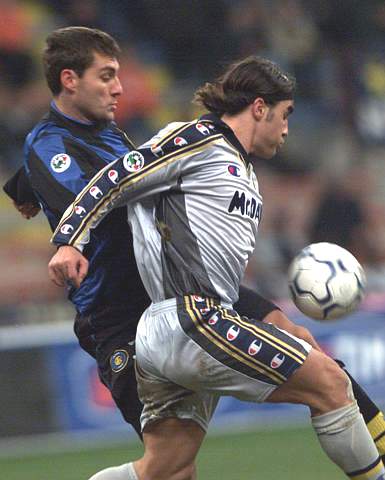 里瓦尔多：亚马尔不能只局限在右路，教练须为他创造更多选择（里瓦尔多：亚马尔不该被固定在右路，教练应给他更多选择）